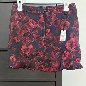 Express Women's Mini Skirt - Black and Red Floral